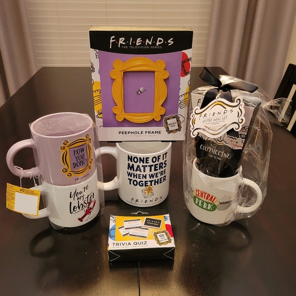 Friends TV Show Gift Set - Picture 1 of 16